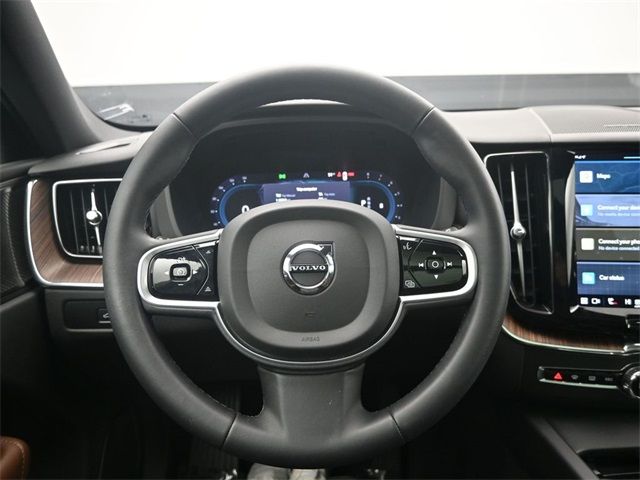 2023 Volvo XC60 Plus Bright Theme