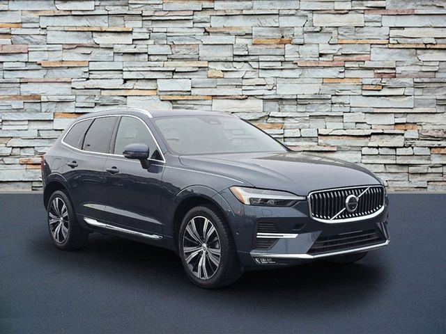 2023 Volvo XC60 Plus Bright Theme