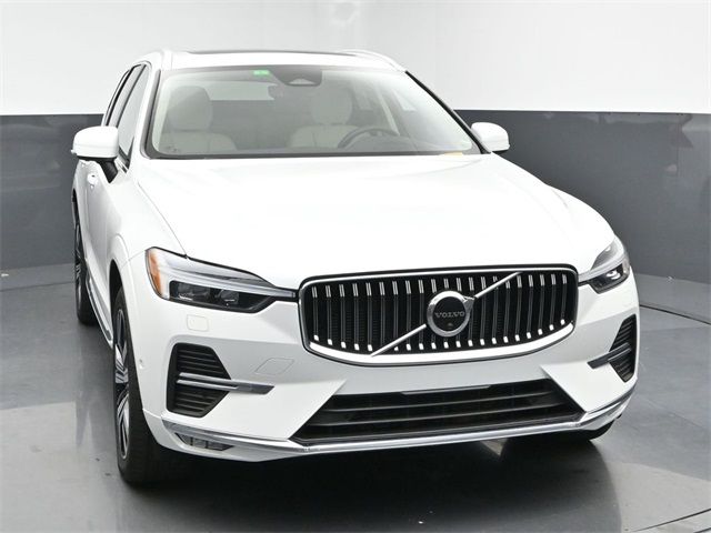 2023 Volvo XC60 Plus Bright Theme