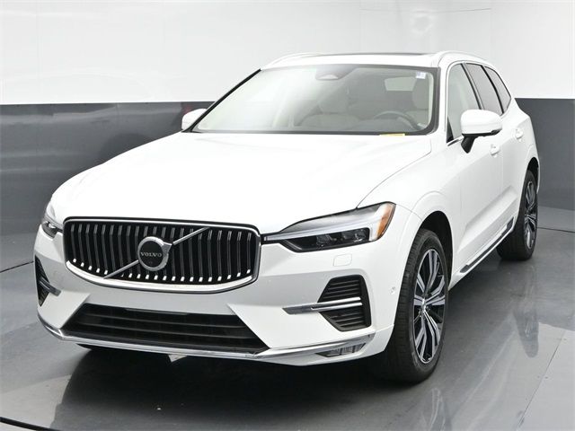 2023 Volvo XC60 Plus Bright Theme