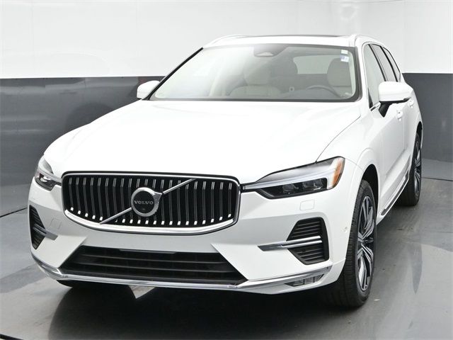 2023 Volvo XC60 Plus Bright Theme