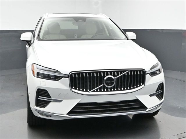 2023 Volvo XC60 Plus Bright Theme