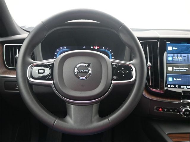 2023 Volvo XC60 Plus Bright Theme