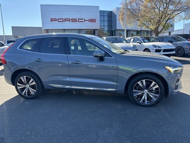 2023 Volvo XC60 Plus Bright Theme