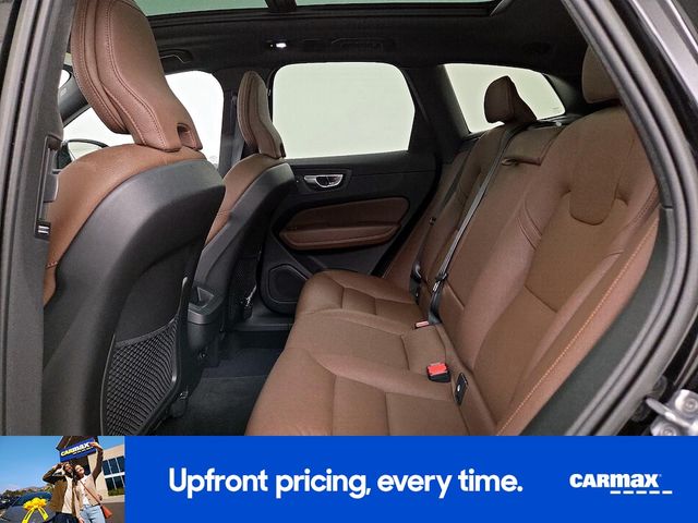 2023 Volvo XC60 Plus Bright Theme
