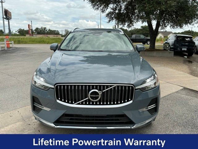 2023 Volvo XC60 Plus Bright Theme