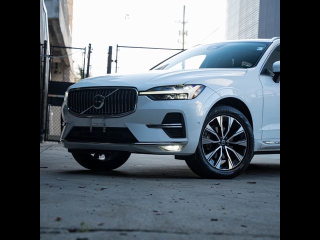 2023 Volvo XC60 Plus Bright Theme