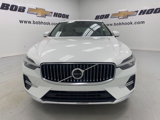 2023 Volvo XC60 Plus Bright Theme