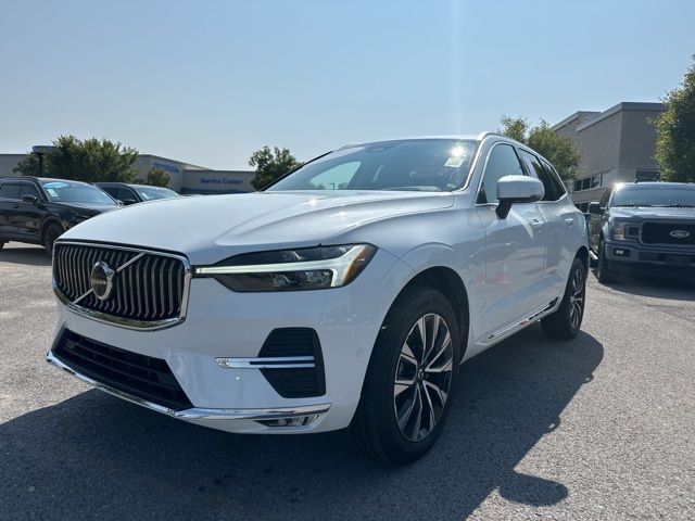 2023 Volvo XC60 Plus Bright Theme