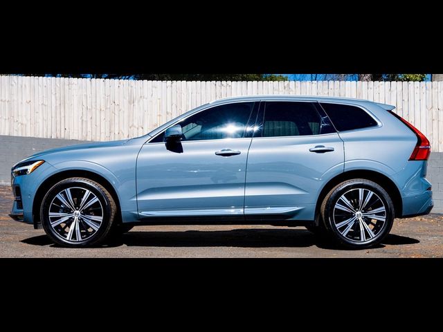 2023 Volvo XC60 Plus Bright Theme