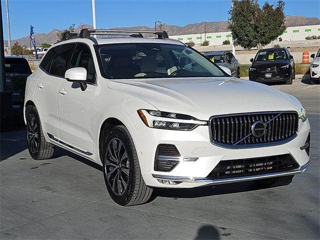 2023 Volvo XC60 Plus Bright Theme
