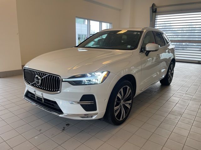 2023 Volvo XC60 Plus Bright Theme