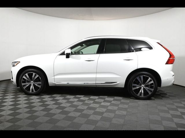 2023 Volvo XC60 Plus Bright Theme