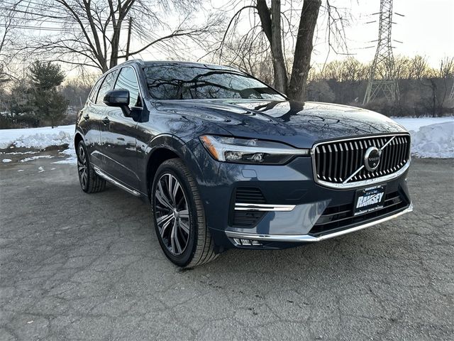 2023 Volvo XC60 Plus Bright Theme