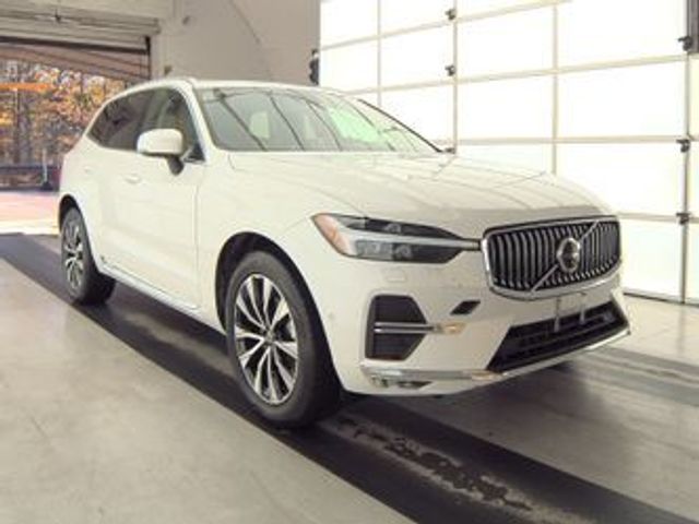 2023 Volvo XC60 Plus Bright Theme