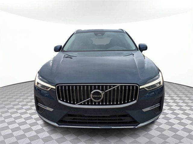 2023 Volvo XC60 Plus Bright Theme