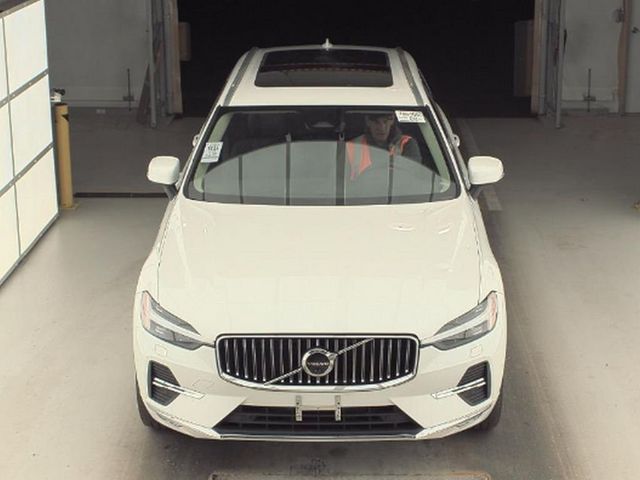 2023 Volvo XC60 Plus Bright Theme