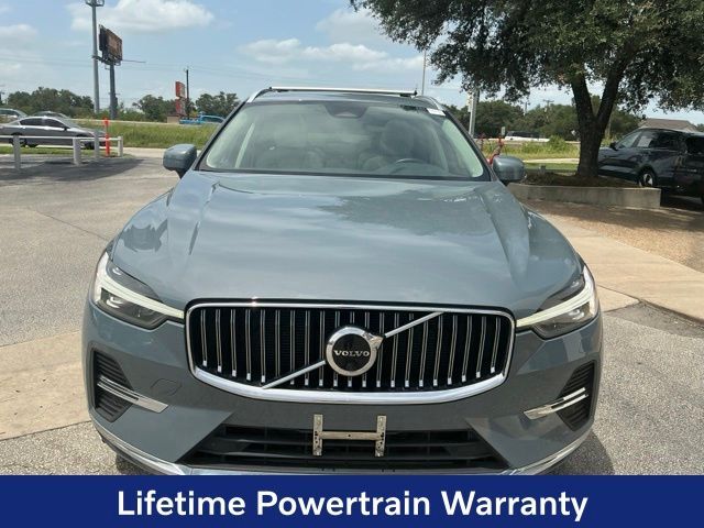 2023 Volvo XC60 Plus Bright Theme
