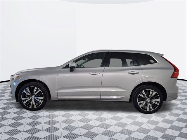 2023 Volvo XC60 Plus Bright Theme