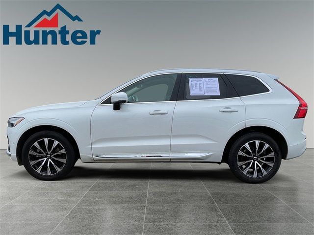 2023 Volvo XC60 Plus Bright Theme