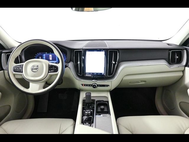 2023 Volvo XC60 Plus Bright Theme