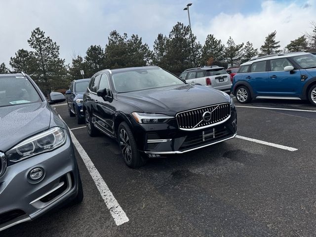 2023 Volvo XC60 Plus Bright Theme