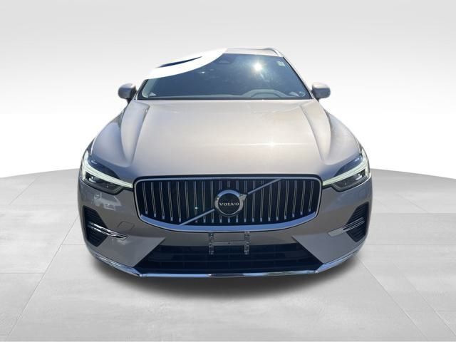 2023 Volvo XC60 Plus Bright Theme