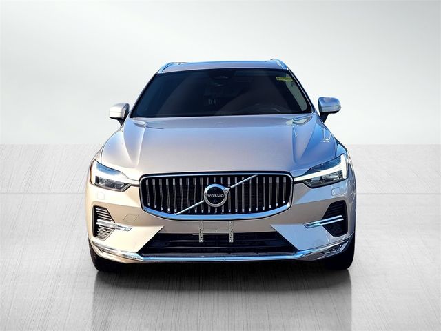 2023 Volvo XC60 Plus Bright Theme