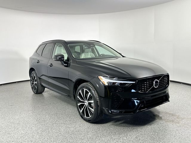 2023 Volvo XC60 Plus Dark Theme