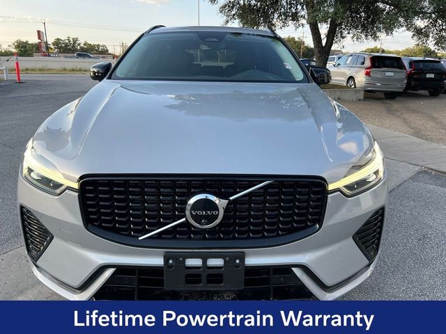 2023 Volvo XC60 Plus Dark Theme