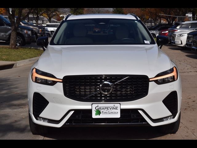 2023 Volvo XC60 Plus Dark Theme