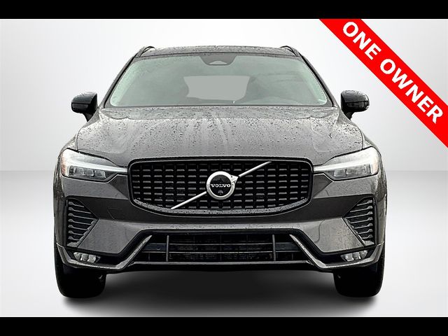 2023 Volvo XC60 Plus Dark Theme