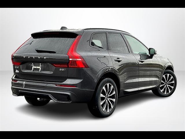 2023 Volvo XC60 Plus Dark Theme