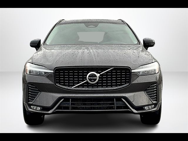 2023 Volvo XC60 Plus Dark Theme