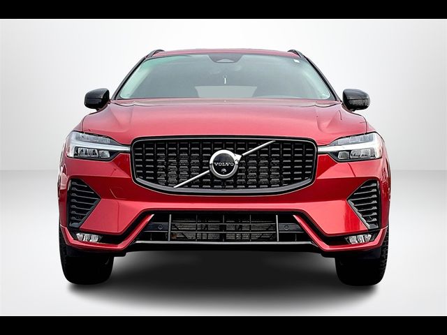 2023 Volvo XC60 Plus Dark Theme