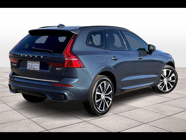 2023 Volvo XC60 Plus Dark Theme