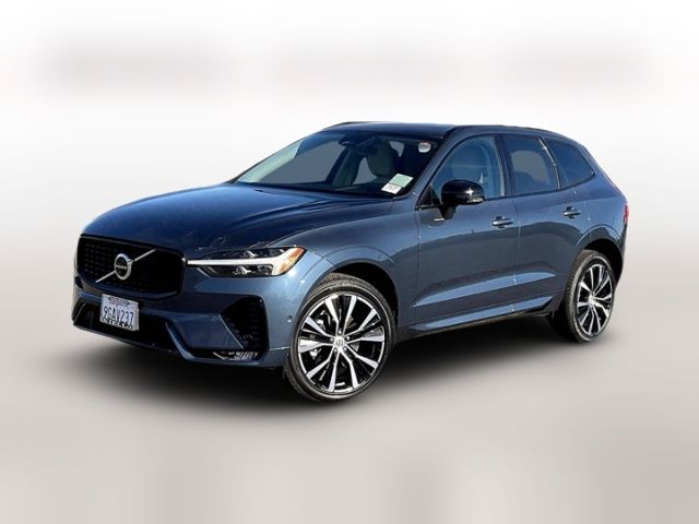 2023 Volvo XC60 Plus Dark Theme