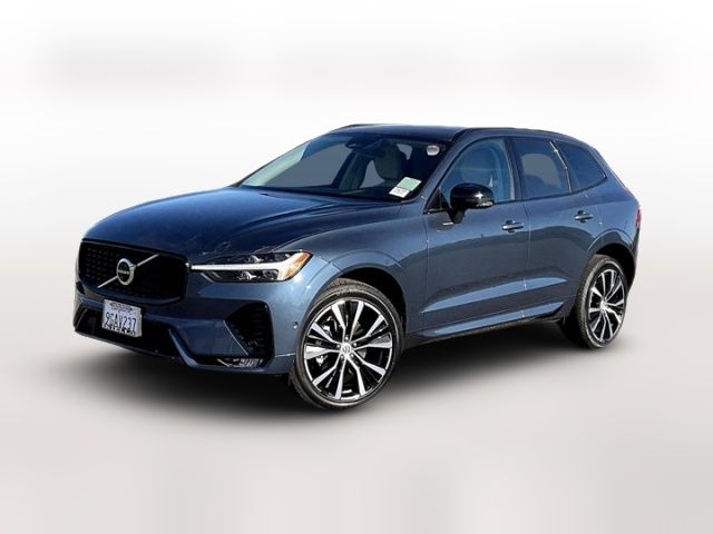 2023 Volvo XC60 Plus Dark Theme