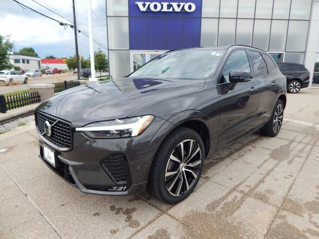 2023 Volvo XC60 Plus Dark Theme