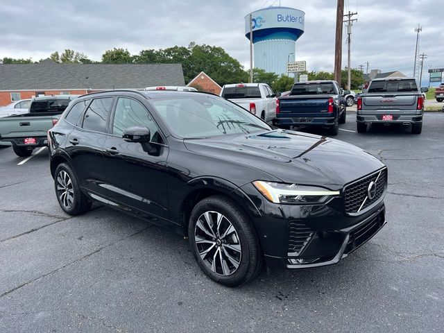 2023 Volvo XC60 Plus Dark Theme