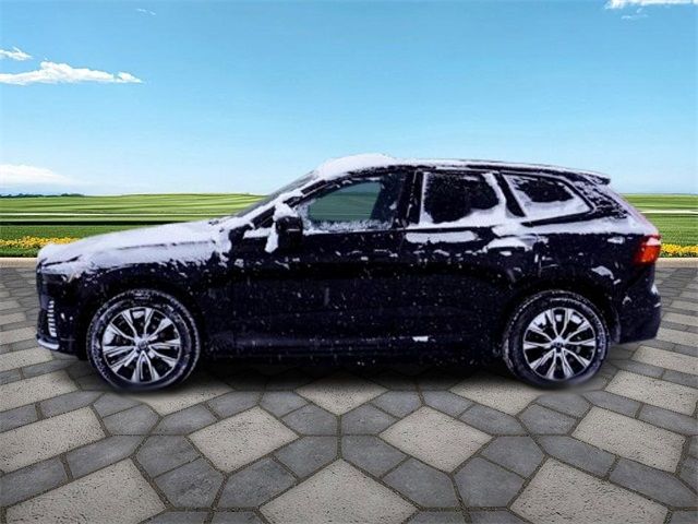 2023 Volvo XC60 Plus Dark Theme