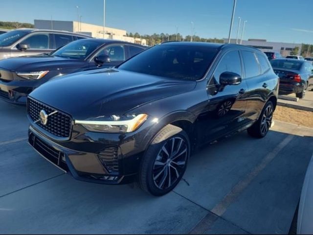 2023 Volvo XC60 Plus Dark Theme