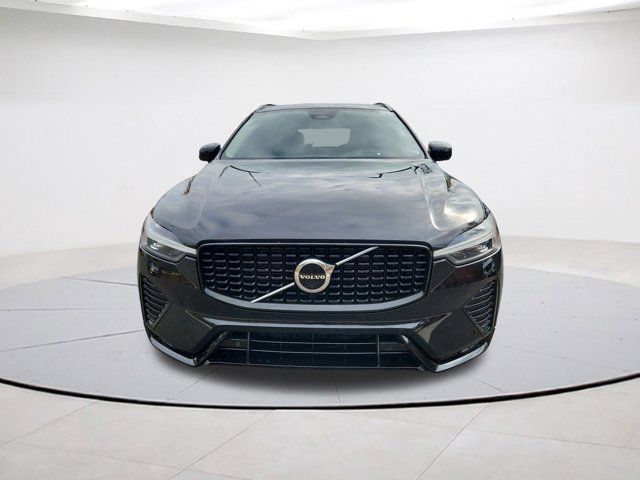 2023 Volvo XC60 Plus Dark Theme