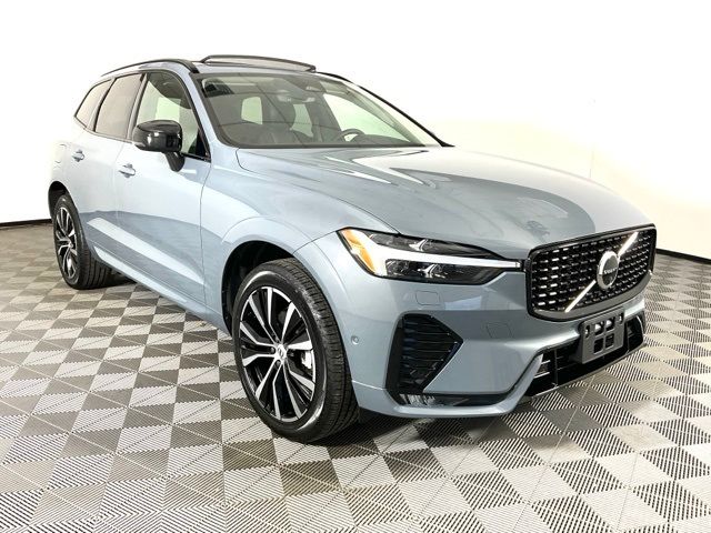 2023 Volvo XC60 Plus Dark Theme