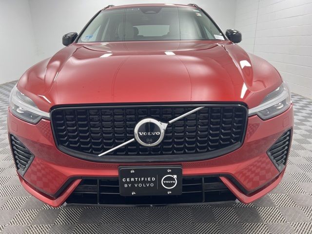 2023 Volvo XC60 Plus Dark Theme
