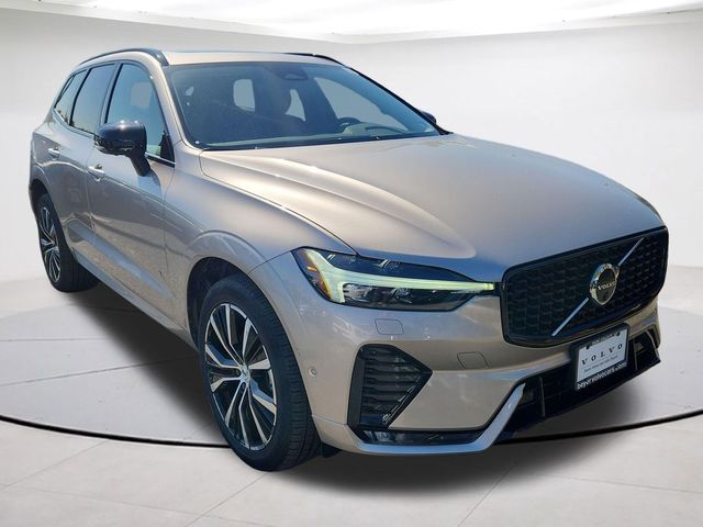 2023 Volvo XC60 Plus Dark Theme