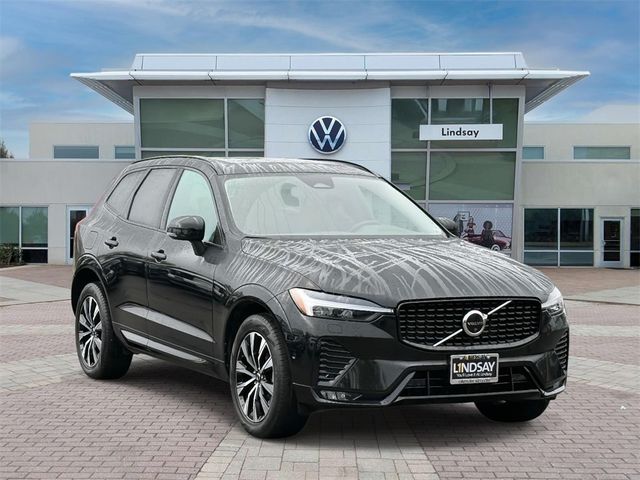 2023 Volvo XC60 Plus Dark Theme