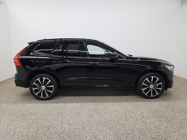 2023 Volvo XC60 Plus Dark Theme