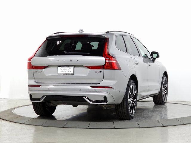 2023 Volvo XC60 Plus Dark Theme