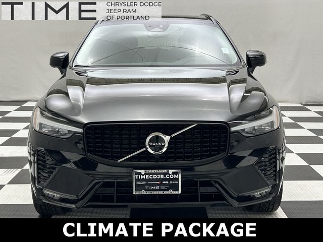 2023 Volvo XC60 Plus Dark Theme